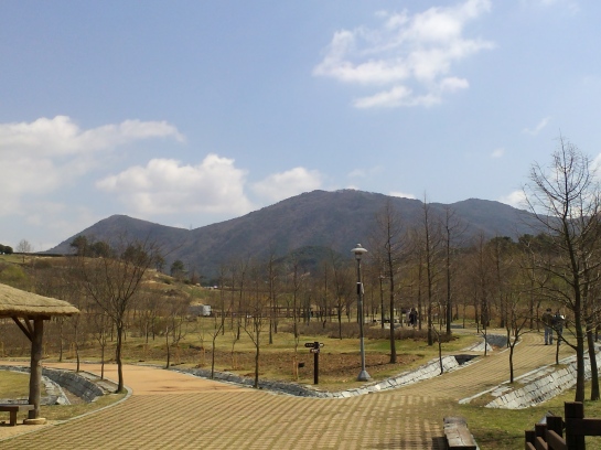 The rock garden at Gwangjuho Lake Eco-Park.