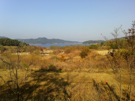 Overlooking the western side of Gwangjuho Lake Ecological Park.